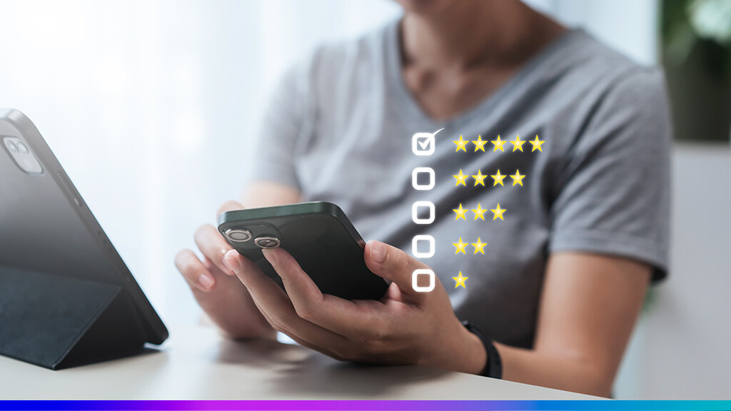 Exemplo de Zero Party Data com cliente fornecendo avaliação de forma voluntária em dispositivo móvel.