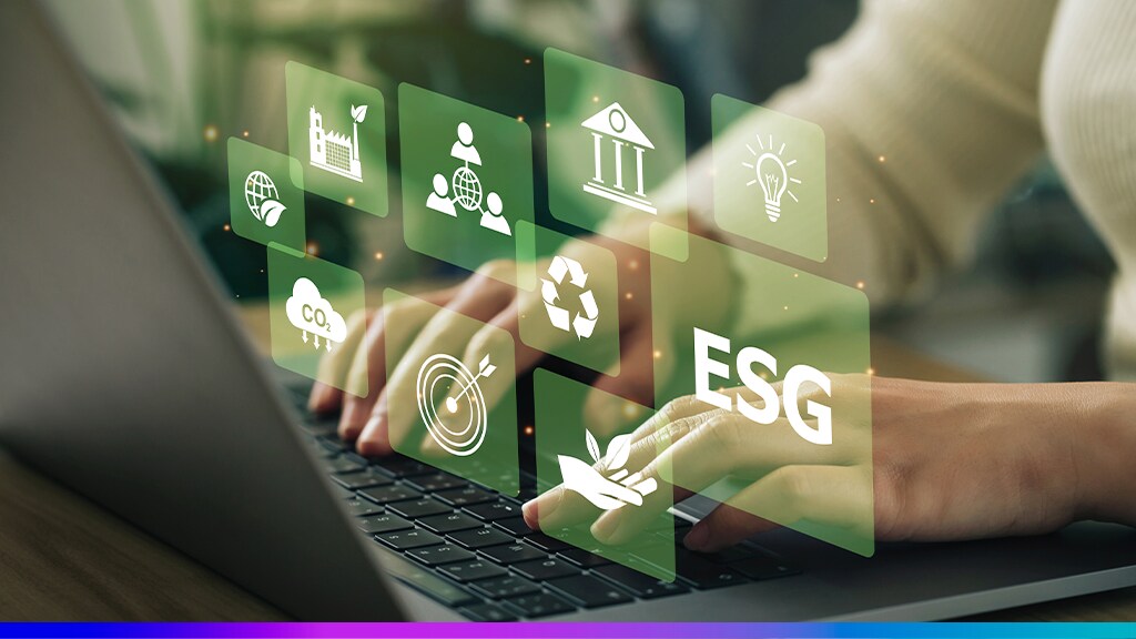 Sustentabilidade na indústria representada por ícones digitais de ESG sobre laptop, destacando inovação, responsabilidade social e gestão ambiental.