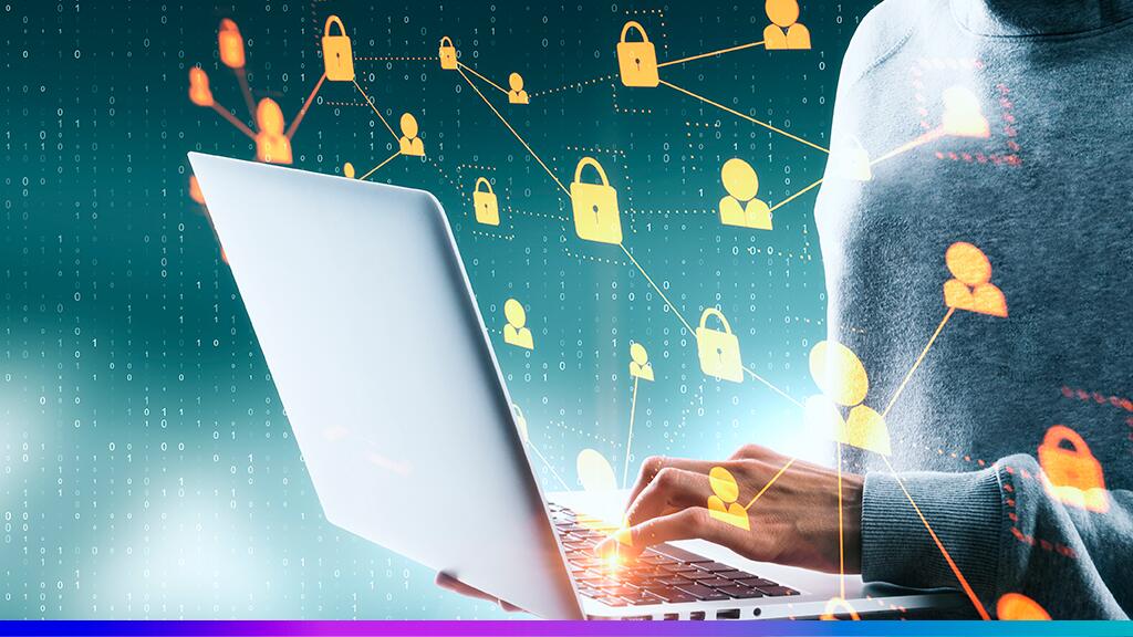 Pessoa usando notebook com ícones digitais de cadeados e conexões de usuários, representando segurança, privacidade e conformidade de dados em ambientes digitais.
